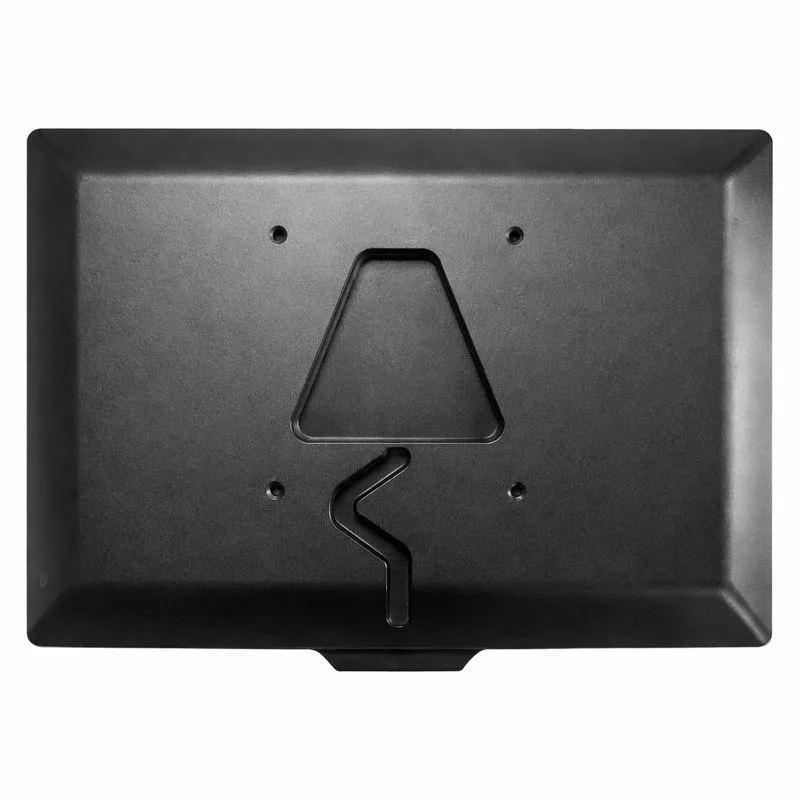 Eine Nahaufnahme einer rechteckigen, mattschwarzen Tastatur mit vier Schraubenlöchern und einer dreieckigen Öffnung, möglicherweise für den Sicherheitszugang oder ein Bedienfeldsystem.